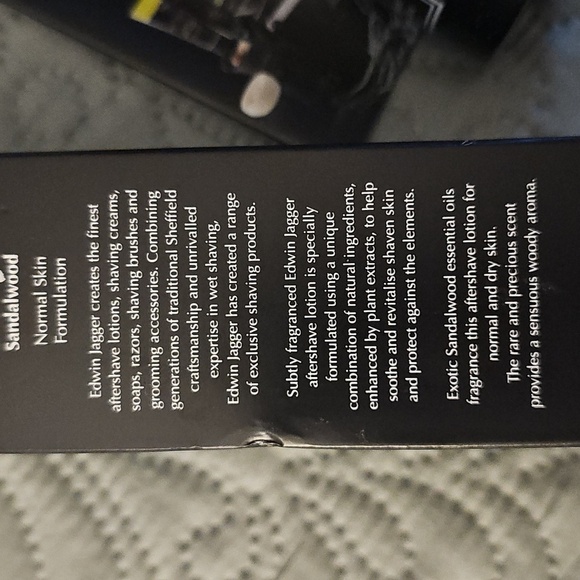 Edwin Jagger Moisturising Aftershave Lotion - Black - Picture 4 of 5